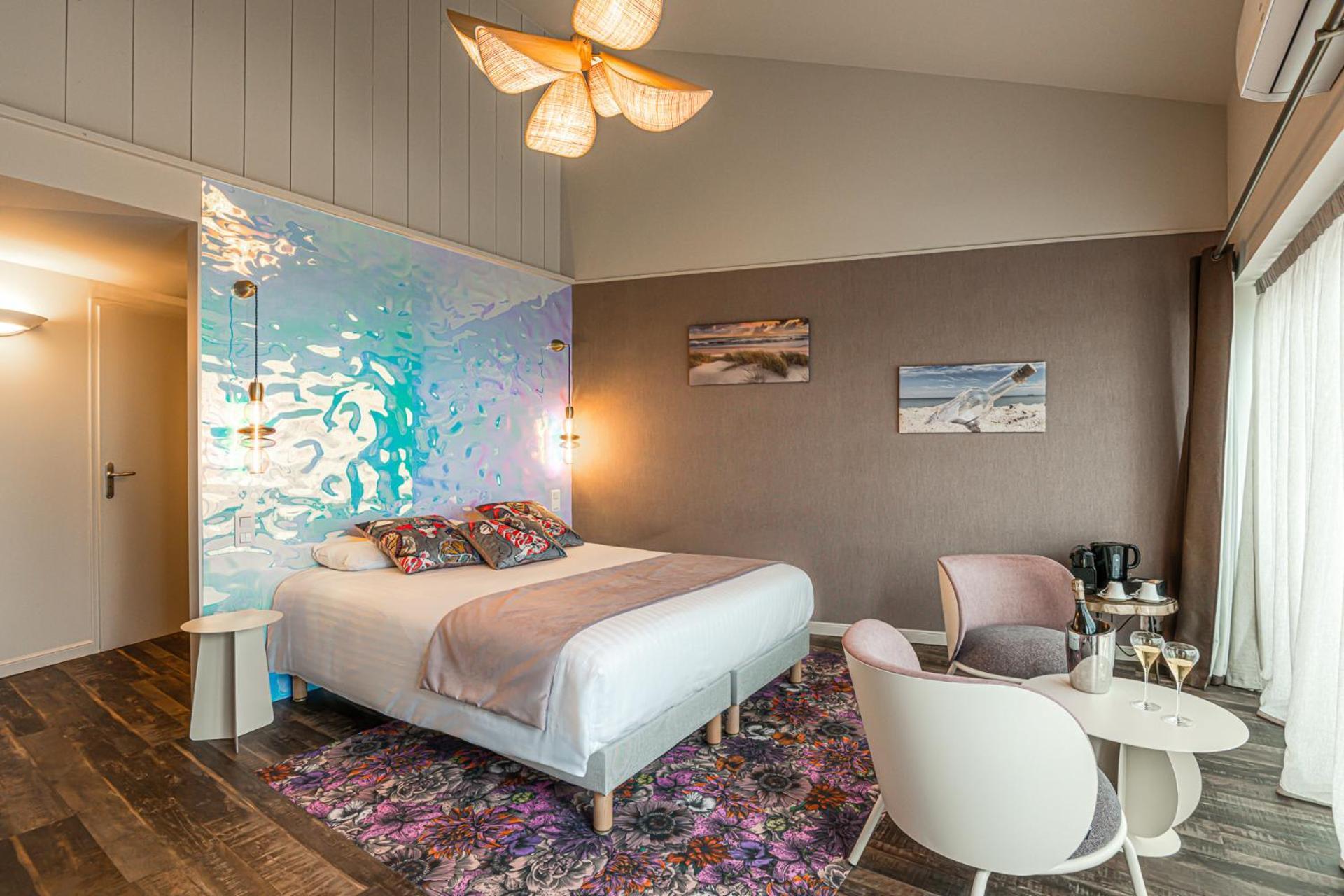 Logis Hotellerie Les Brisants , Restaurant J M Perochon Бретиньоль-сюр-Мер Экстерьер фото